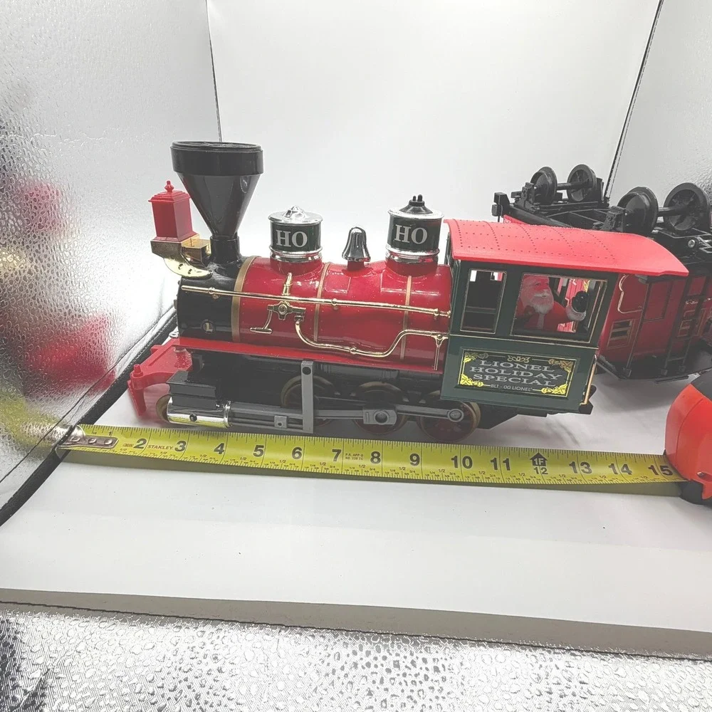 Lionel Holiday Special BLT-00 LIONEL Train ENGINE AND CABOOSE ONLY AS IS